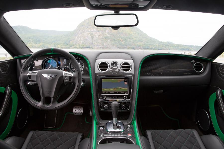 Торпедо Bentley Continental GT3-R 2015 года  (фото 4 из 23)
